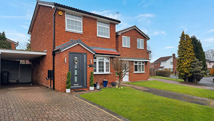 3 Bedroom Detached House For Sale In Cherington Drive, Tyldesley, M29