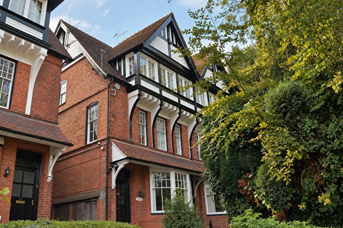 1 Bedroom Flat For Sale In Stoneygate Road, Stoneygate, Leicester, LE2