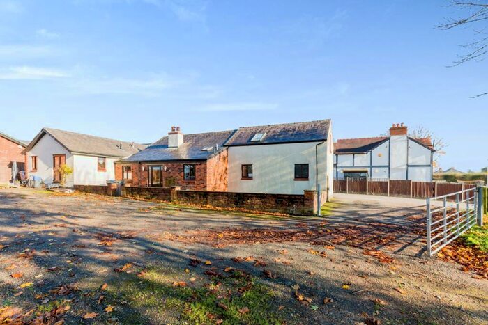 3 Bedroom Semi-Detached House To Rent In Hoghton Lane, Higher Walton, Preston, Lancashire, PR5