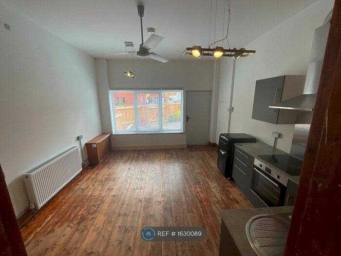 1 Bedroom Flat To Rent In North Lodge Road, Poole, BH14