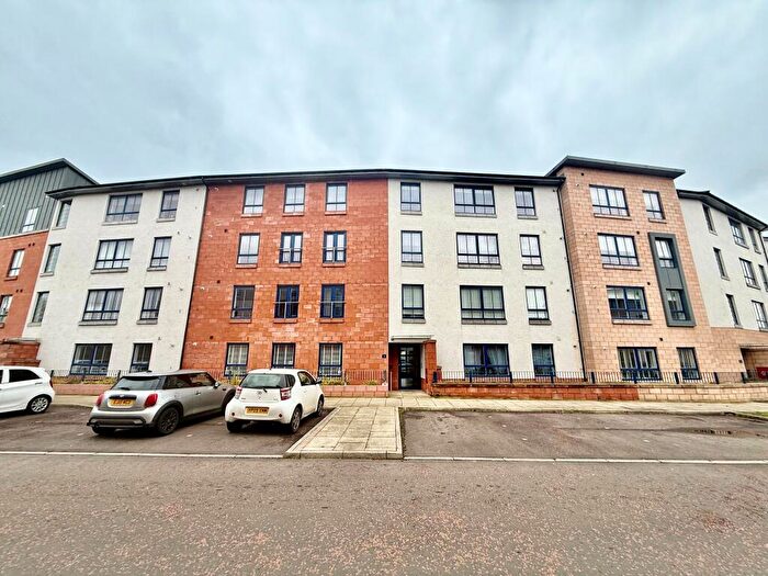 2 Bedroom Flat To Rent In Dalmeny Gate, Oatlands, G5