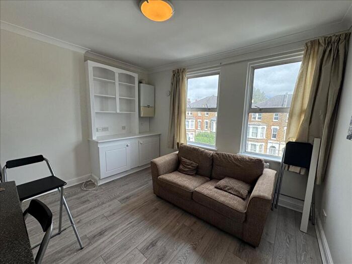1 Bedroom Flat To Rent In Fordwych Road, London, NW2