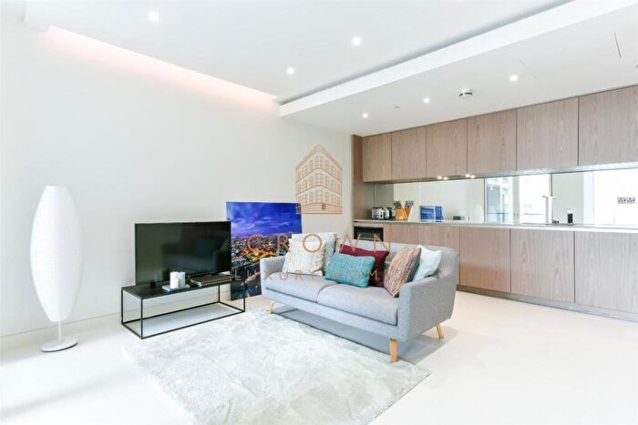 2 Bedroom Flat For Sale In Sugar Quay, City Of London, EC3R