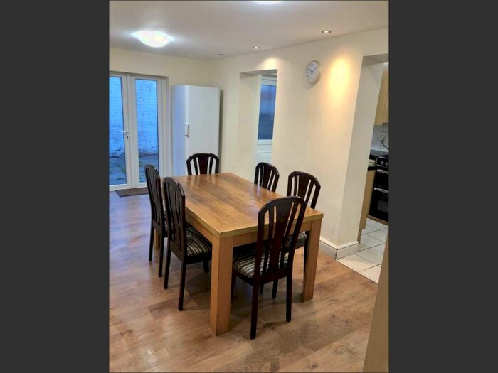 7 Bedroom House To Rent In Bedford Street, Cathays, CF24