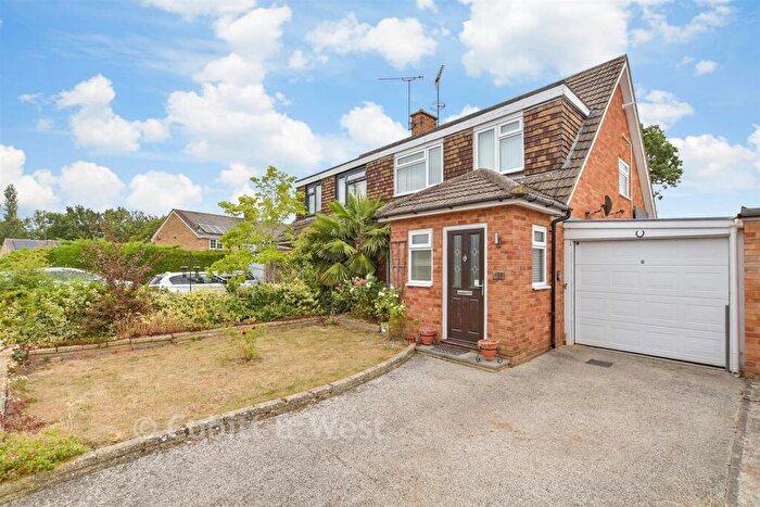 3 Bedroom Semi-Detached House For Sale In New Park Road, Cranleigh, Surrey, GU6