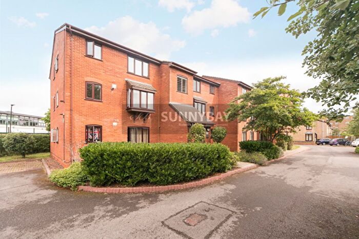 1 Bedroom Flat To Rent In Bowman Mews, London, SW18