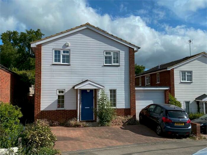 3 Bedroom Detached House To Rent In Henley-on-Thames, Oxfordshire, RG9