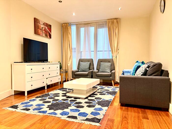 1 Bedroom Flat To Rent In Praed Street, London, W2