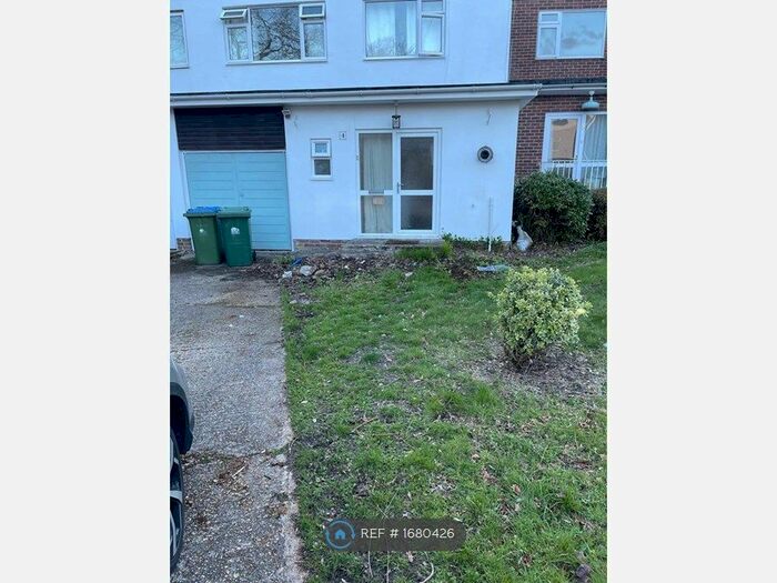 3 Bedroom Terraced House To Rent In Abbotsfield Close, Southampton, SO16