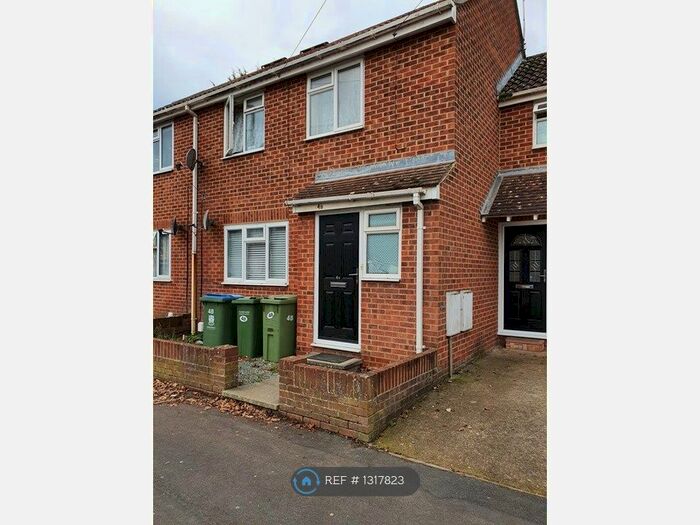 2 Bedroom Flat To Rent In St. Annes Grove, Fareham PO14