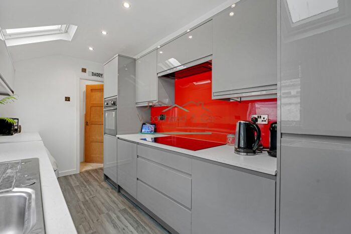 3 Bedroom Terraced House For Sale In Harborough Road, Rushden, NN10