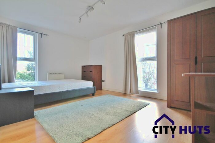 3 Bedroom Flat To Rent In Criterion Mews, London, N19