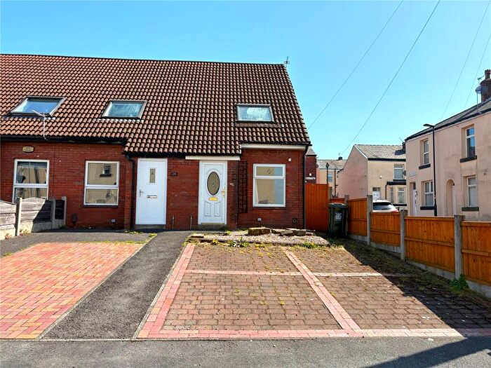 2 Bedroom End Of Terrace House For Sale In Osborne Street, Heywood, Greater Manchester, OL10