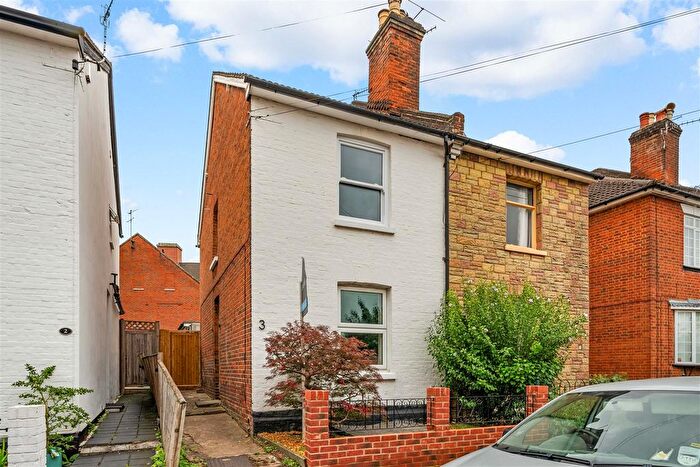 3 Bedroom Property For Sale In Nettles Terrace, Guildford, GU1