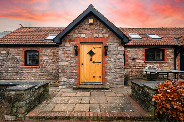 4 Bedroom Barn Conversion For Sale In Manor Farm, Caldicot, NP26