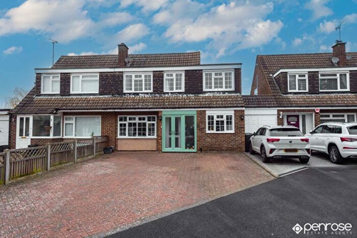 4 Bedroom Semi-Detached House To Rent In Wren Close, Luton, Bedfordshire, LU2