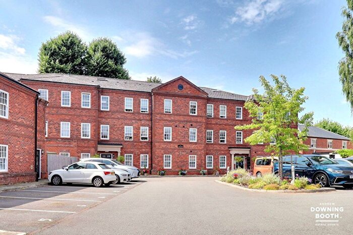 2 Bedroom Flat For Sale In Beatrice Court, Lichfield, WS13