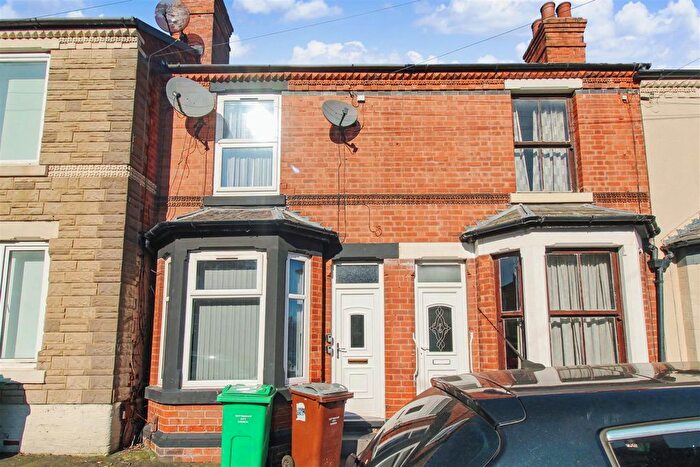 3 Bedroom Terraced House To Rent In Grimston Road, Nottingham, NG7