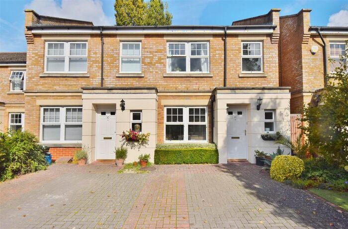 3 Bedroom Property To Rent In Sandringham Mews, Hampton, TW12