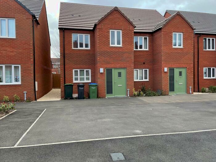 3 Bedroom House To Rent In John Brooks Avenue, Smethwick, B66