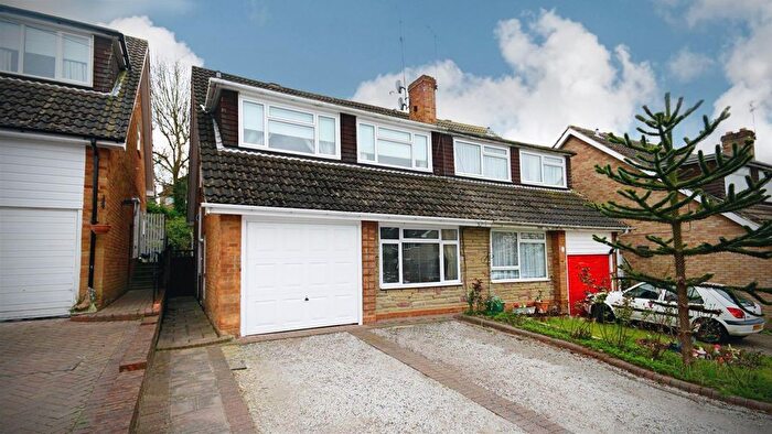 4 Bedroom Detached House For Sale In Vine Way, Brentwood, CM14