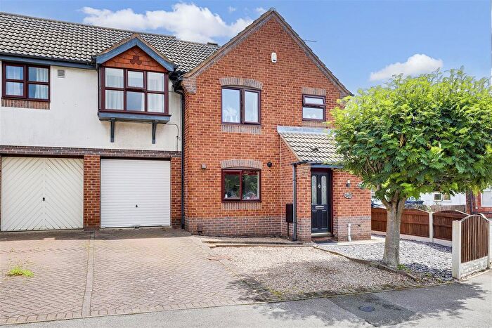3 Bedroom End Terrace House For Sale In Verona Avenue, Colwick, Nottinghamshire, NG4