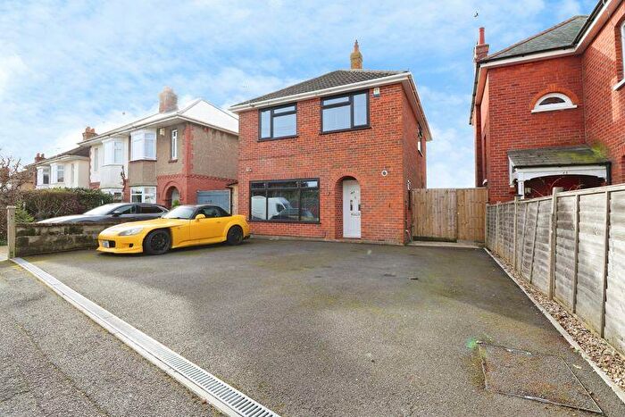 3 Bedroom Detached House For Sale In Glenville Road, Bournemouth, BH10