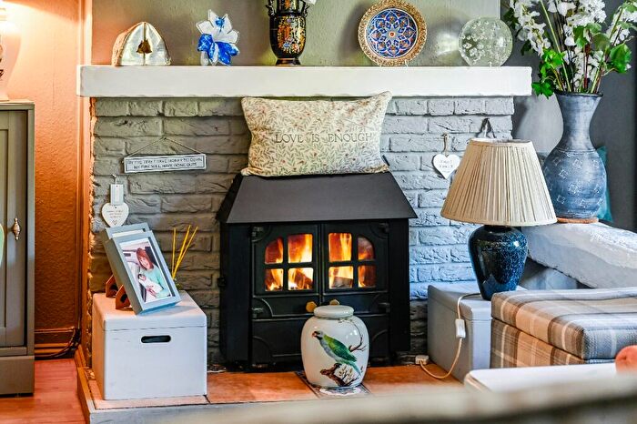1 Bedroom Cottage For Sale In Otterpool Lane, CT21