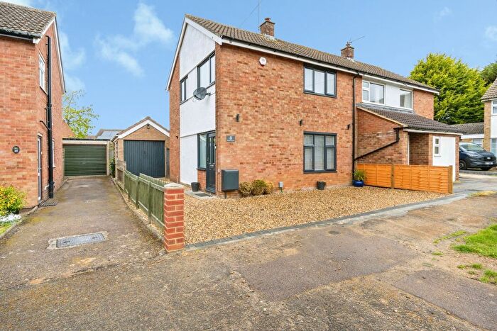 3 Bedroom Semi-Detached House For Sale In Knights Avenue, Clapham, Bedford, Bedfordshire, MK41