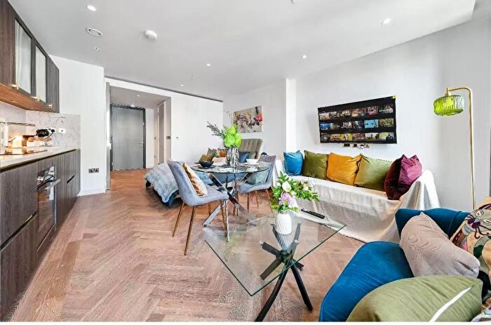 Studio For Sale In Segrave Walk, London, W2