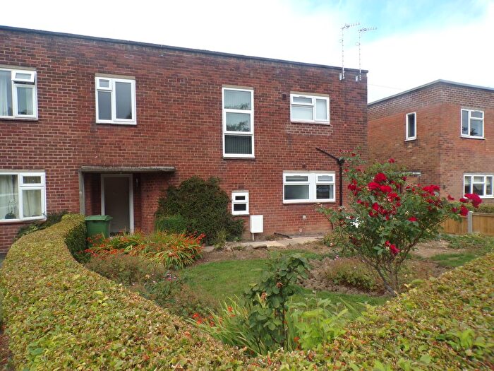2 Bedroom Flat To Rent In Haddon Close, Chesterfield, S40