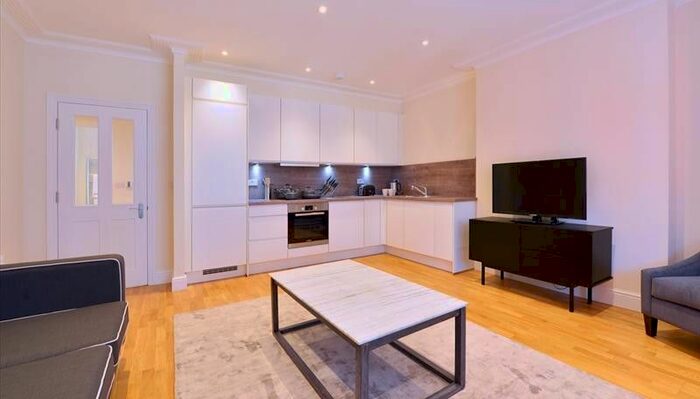 2 Bedroom Flat To Rent In Hamlet Gardens, Hammersmith, London, W6