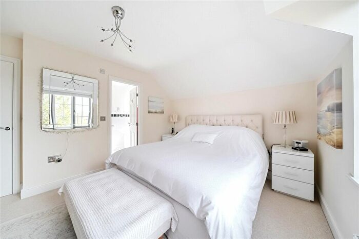 2 Bedroom Flat For Sale In Chilbolton Avenue, Winchester, Hampshire, SO22