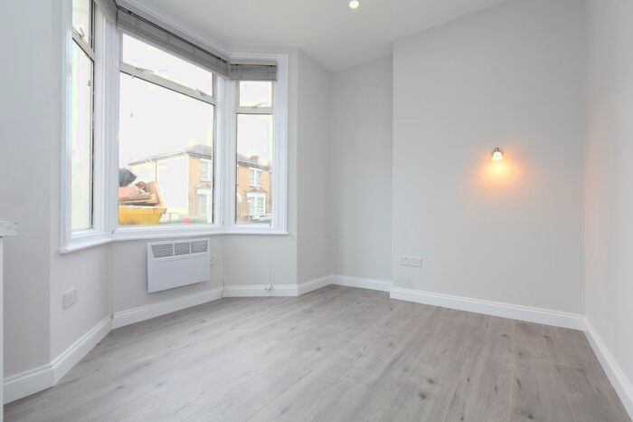 Studio To Rent In Honley Road, London, SE6