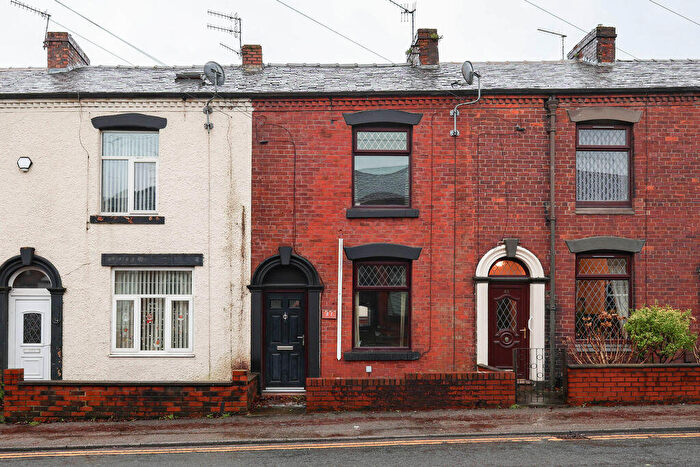 2 Bedroom Terraced House For Sale In Rochdale Road, Shaw, Oldham, OL2