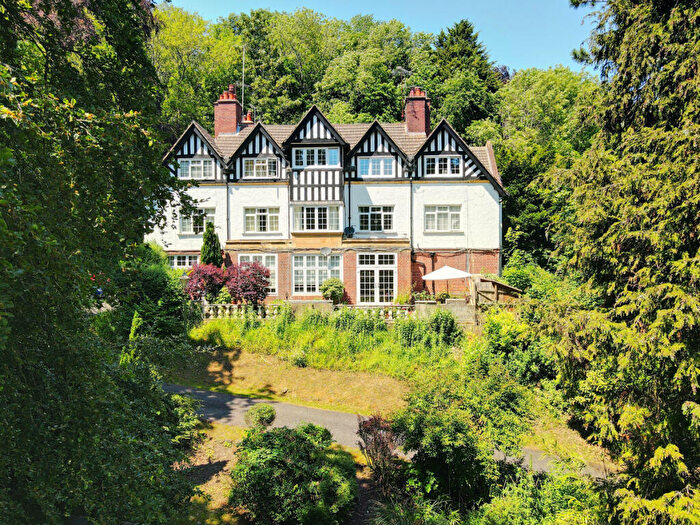 3 Bedroom Flat For Sale In Harestone Valley Road, Caterham, CR3