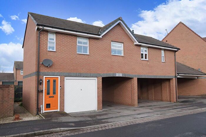 2 Bedroom Coach House For Sale In St. Austell Way, Swindon, SN2