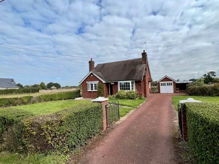 3 Bedroom Bungalow To Rent In Giantswood Lane, Congleton, CW12