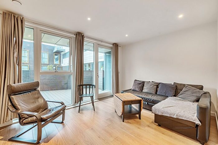 2 Bedroom Flat To Rent In Bessemer Place, London, SE10