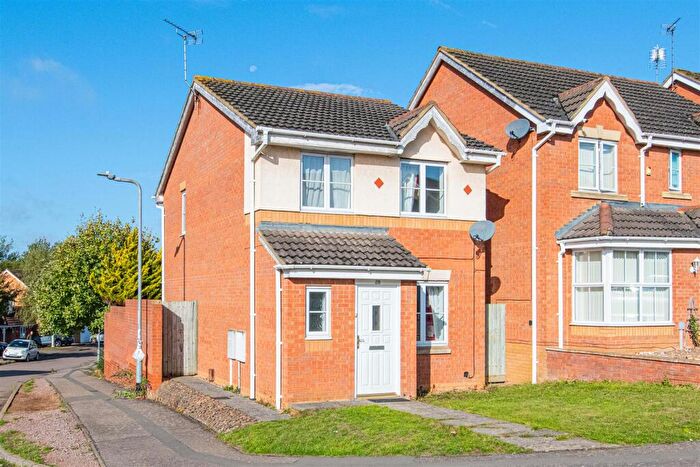3 Bedroom Detached House For Sale In Packer Road, Kettering, NN15