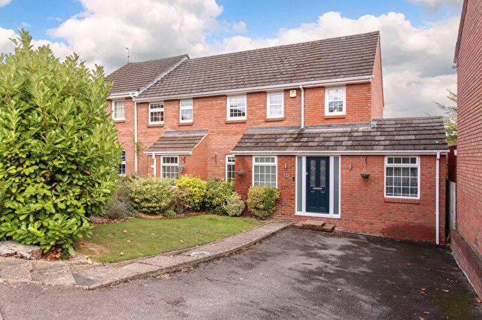 3 Bedroom End Of Terrace House For Sale In Fields End, Tring, HP23