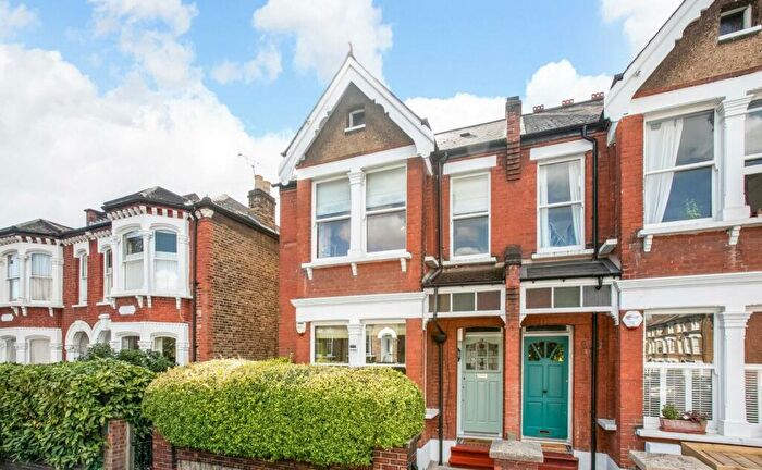 2 Bedroom Maisonette To Rent In Tyrrell Road, East Dulwich, London, SE22