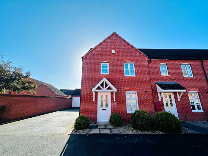 3 Bedroom Property To Rent In Lee Meadowe, Warwick, CV34