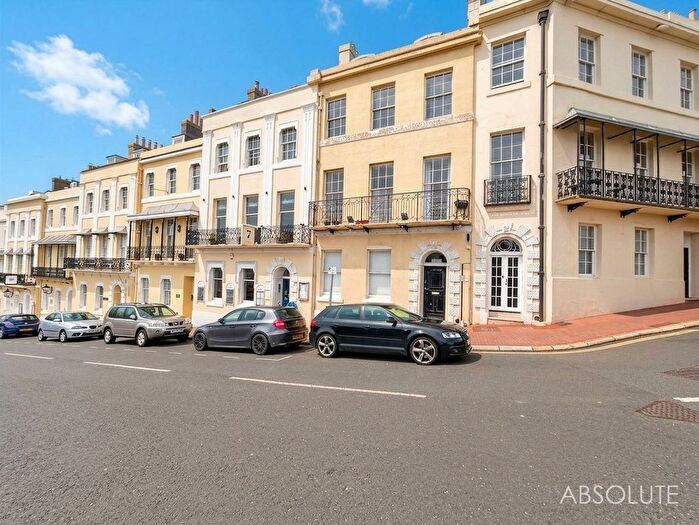 2 Bedroom Flat To Rent In Beacon Terrace, Torquay, TQ1