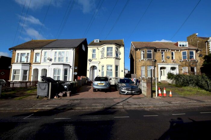 1 Bedroom Flat To Rent In Hainault Road, Leytonstone, E11