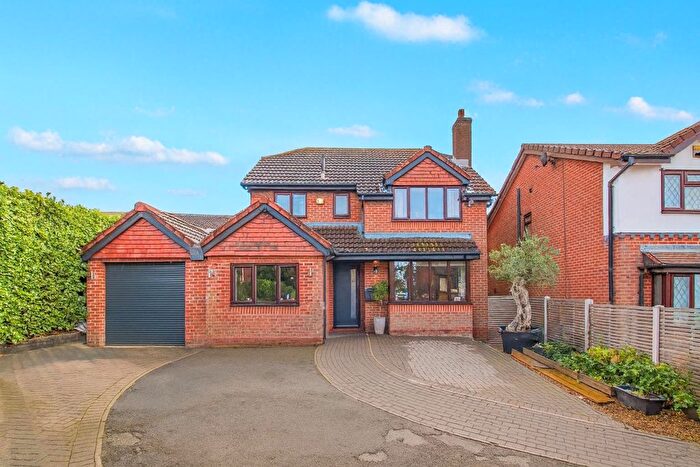 4 Bedroom Detached House For Sale In Woollin Crescent, Tingley, Wakefield, WF3