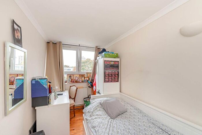 3 Bedroom Flat For Sale In Yelverton Road, Battersea, London, SW11