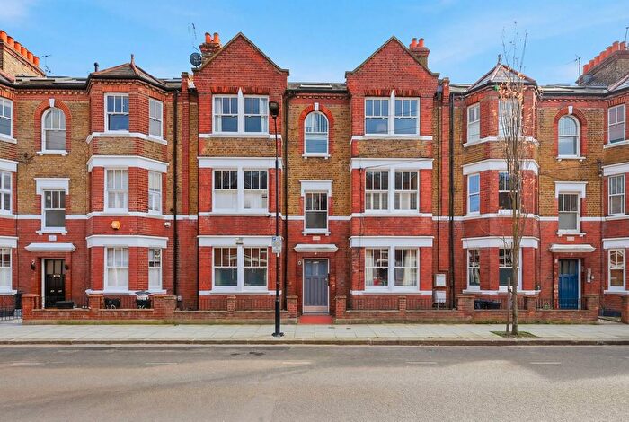 1 Bedroom Flat For Sale In Vera Road, Fulham, SW6