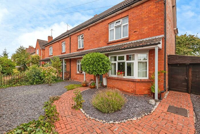 3 Bedroom Semi Detached House For Sale In Cheddon Road, Taunton, TA2