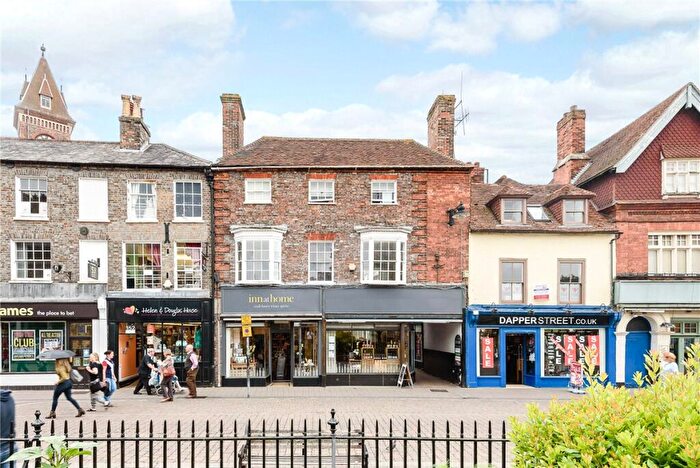 2 Bedroom Apartment To Rent In Newbury, Berkshire, RG14